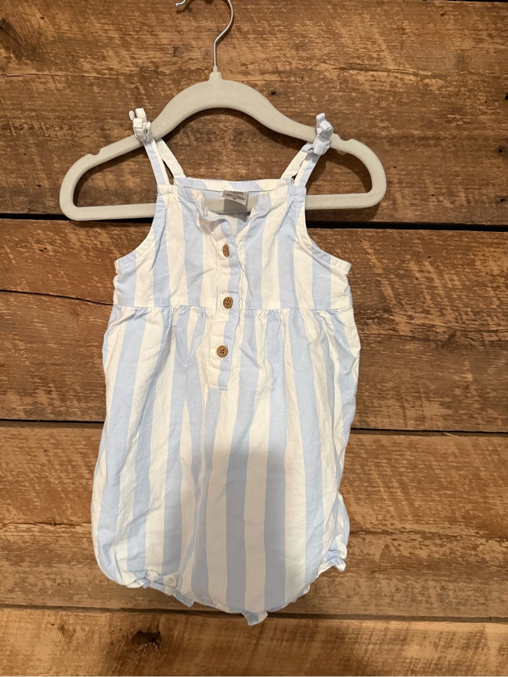 Carter’s Romper- 18 months
